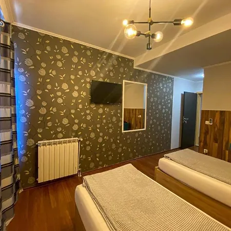 Prenociste Lane 3* Kljuc