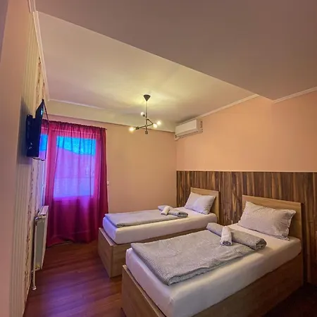 Prenociste Lane 3* Kljuc